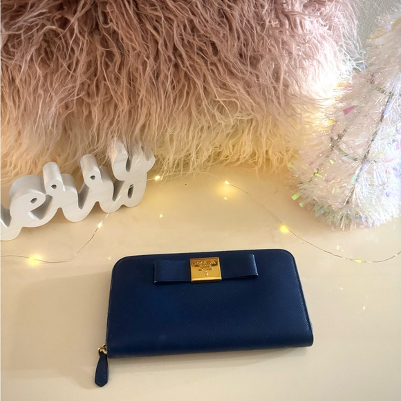 Prada Saffiano Leather Blue Bow Zip Around Long Wallet Gold Hardware - Picture 7 of 7